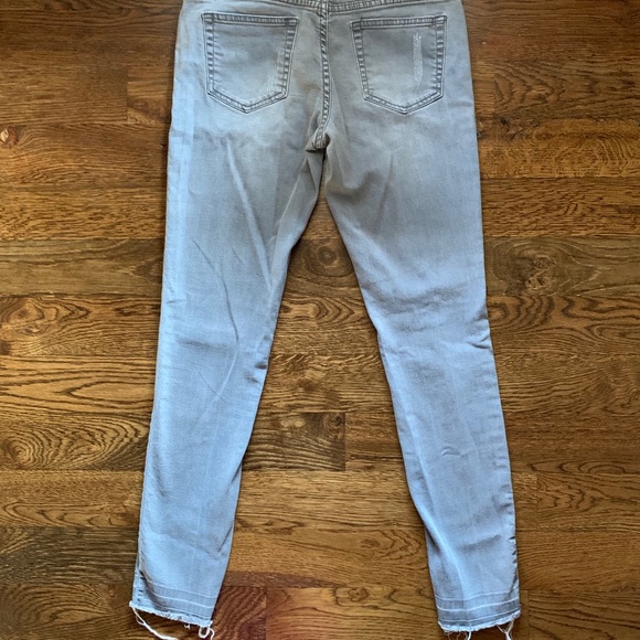 Harper Gray Washed Ripped Jeans - Picture 4 of 5